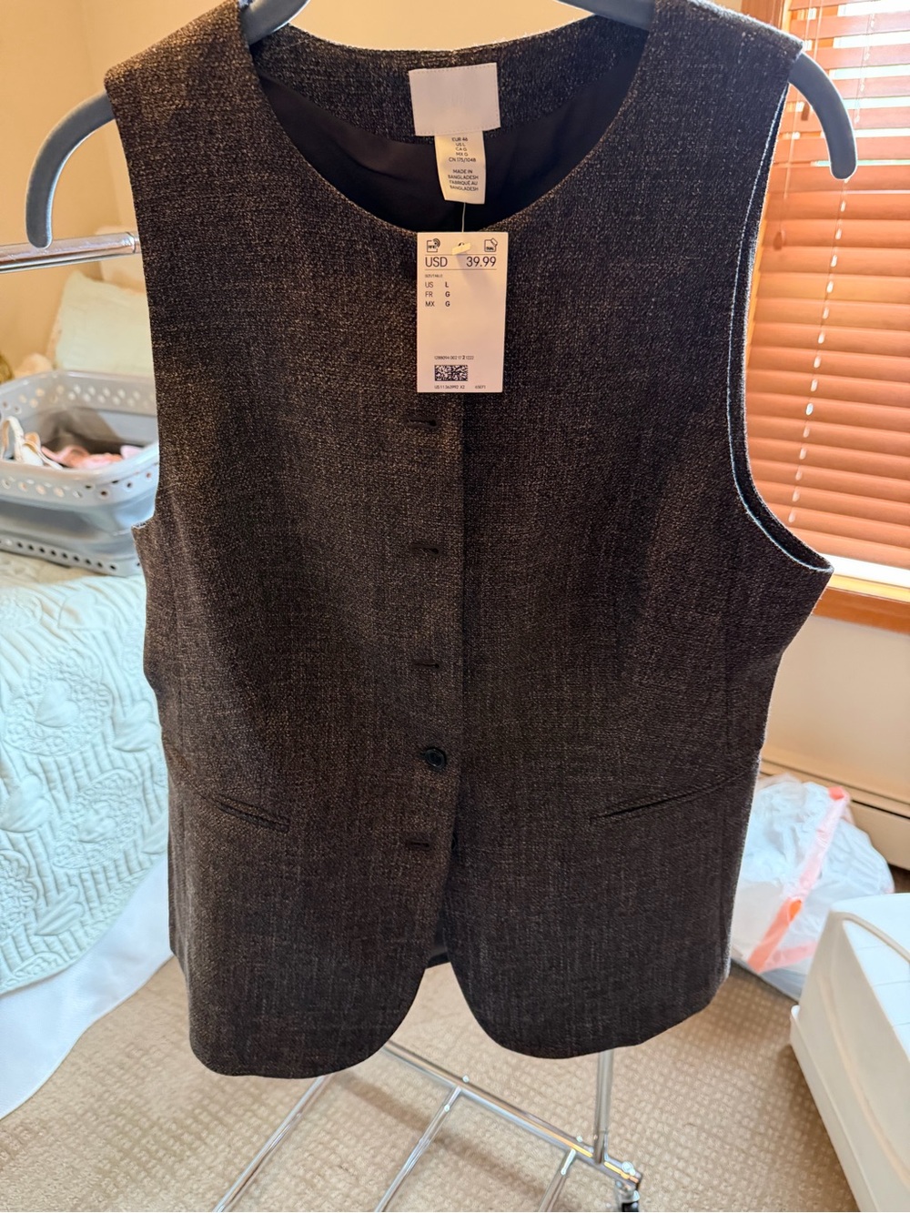 H&M Textured Sleeveless Vest in Charcoal